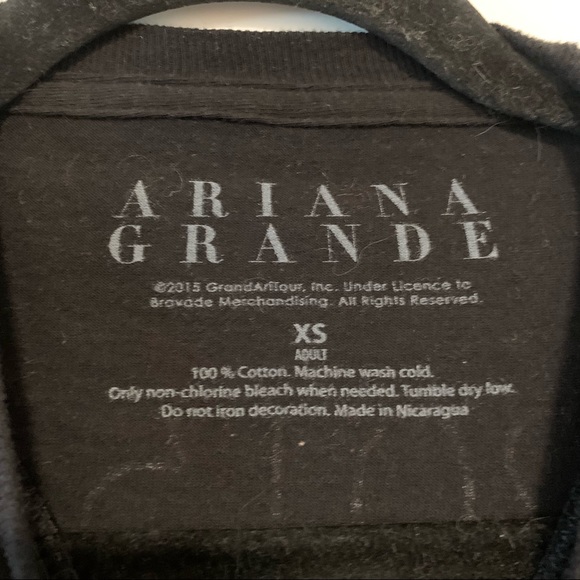 Ariana Grande Concert Tour Tee Shirt - Picture 12 of 12